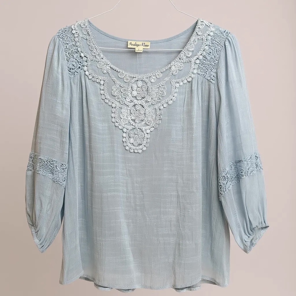 New Women’s Indigo Rose Light Blue Textured Fabric Blouse. Size L